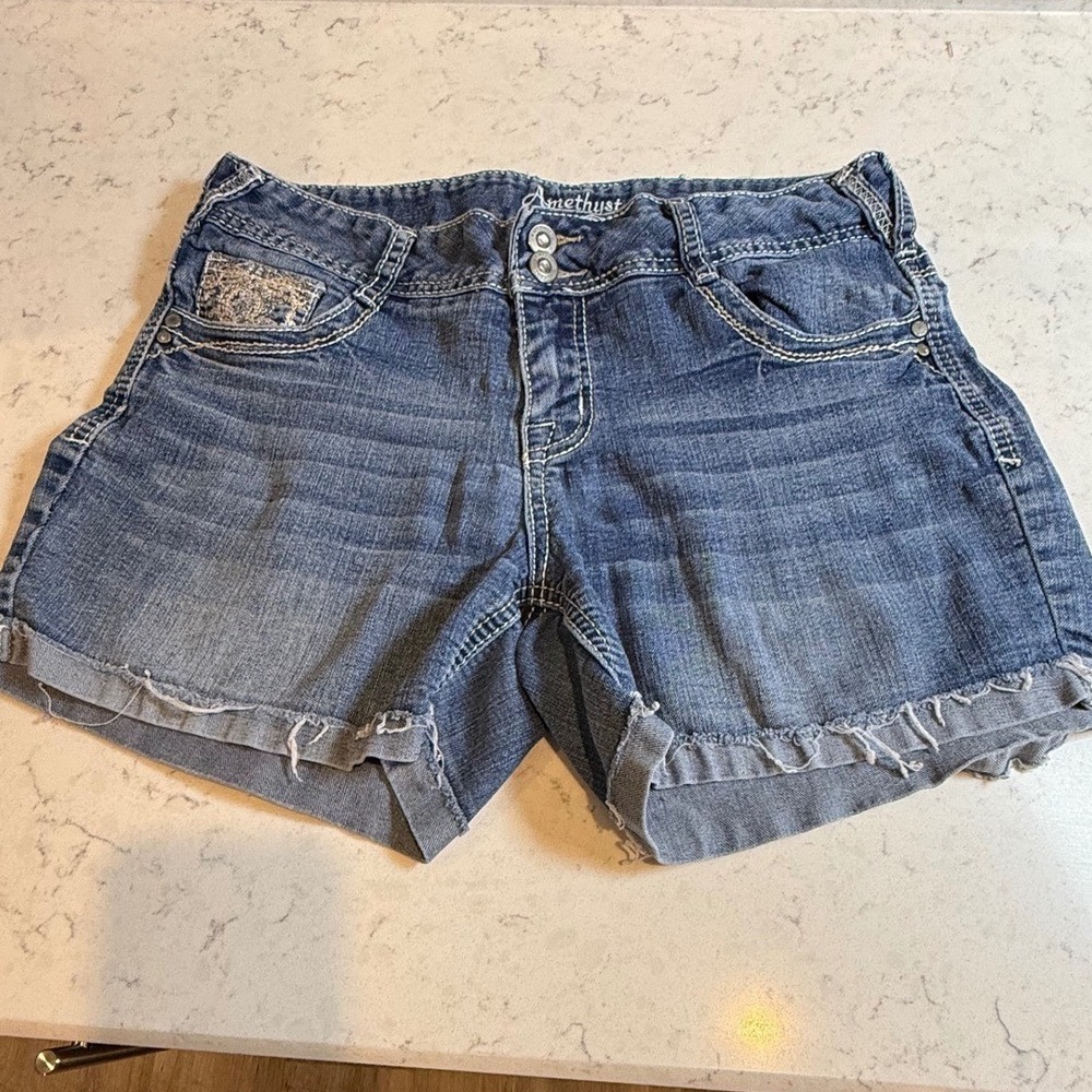 Amethyst Jeans Women Blue Embroidered Rhinestone Denim Shorts Size 9 Medium Wash